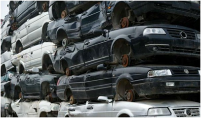 航拍汽車墳場 層層堆積猶如樂高玩具搭積木